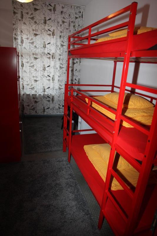 City Hostel *